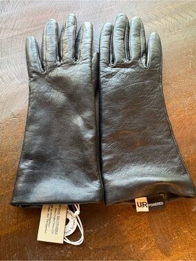 Fownes Brothers UR Powered Black Leather Touchscreen Gloves for Women